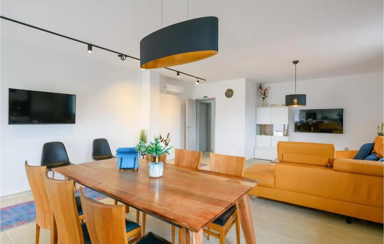 3 Bedroom Amazing Home In Vodnjan